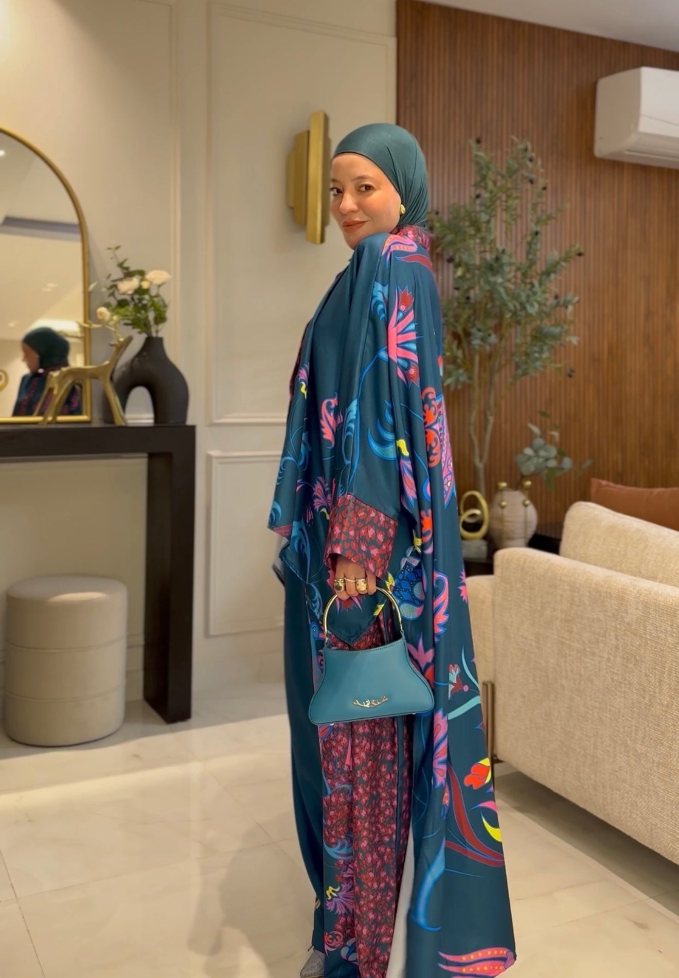 Queen Tawoos Linen Set